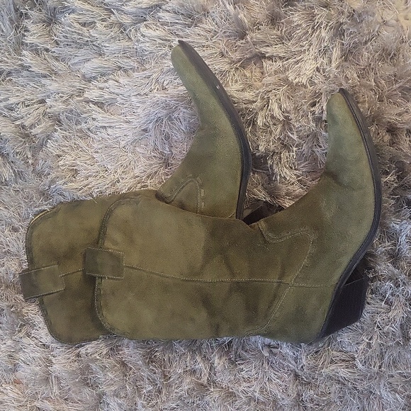 Gianni Bini Olive Ankle Boots - Picture 2 of 9